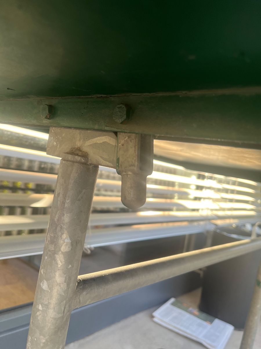 Tables: Gruener Balkon oder Gartentisch – D'occasion à liebefeld par tor_nn2l 4