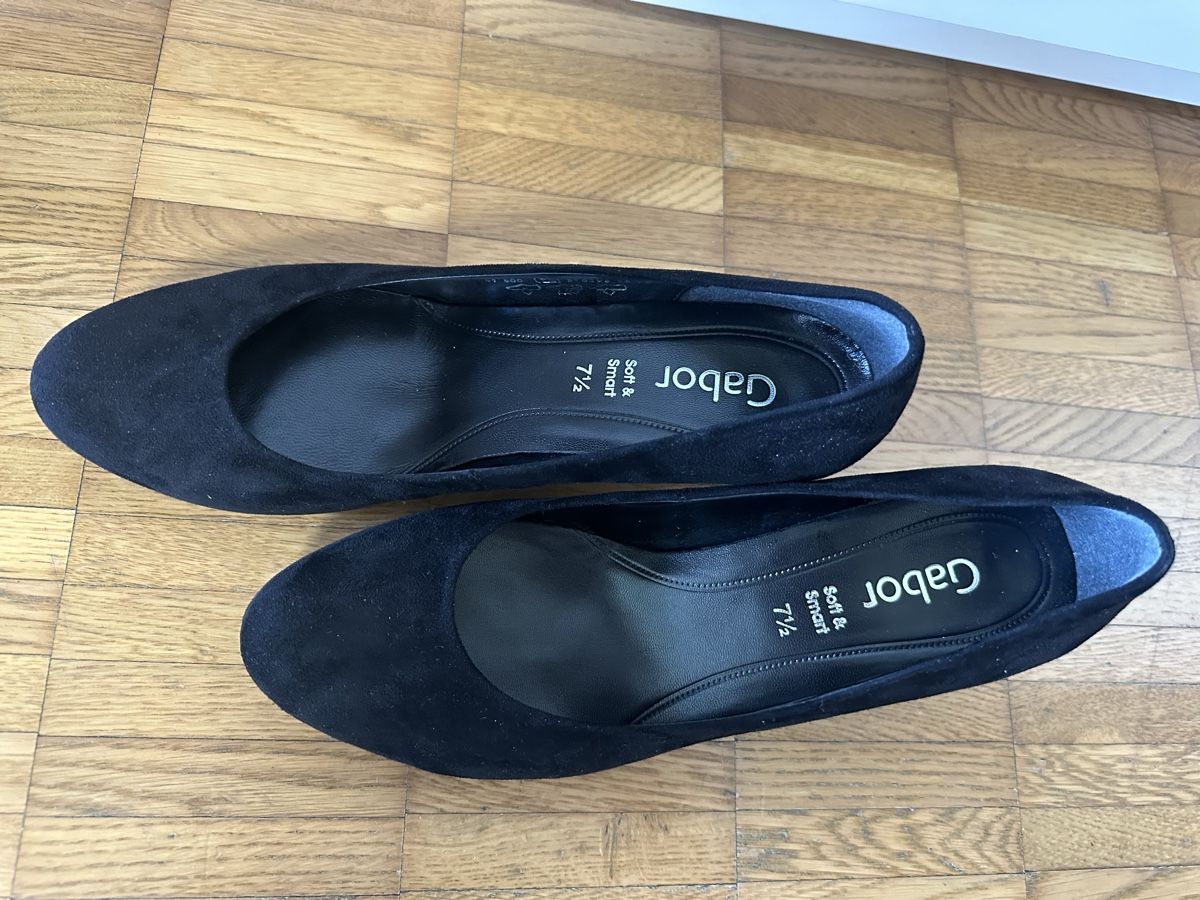 Gabor Scarpe da donna: Schwarze Gabor Pumps Gr. 41, Wildlederoptik – Nuovo e nell'imballaggio originale da Liestal venduto da ichjel 9