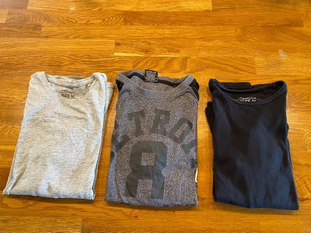 3 HERREN OBERTEILE GR S- M