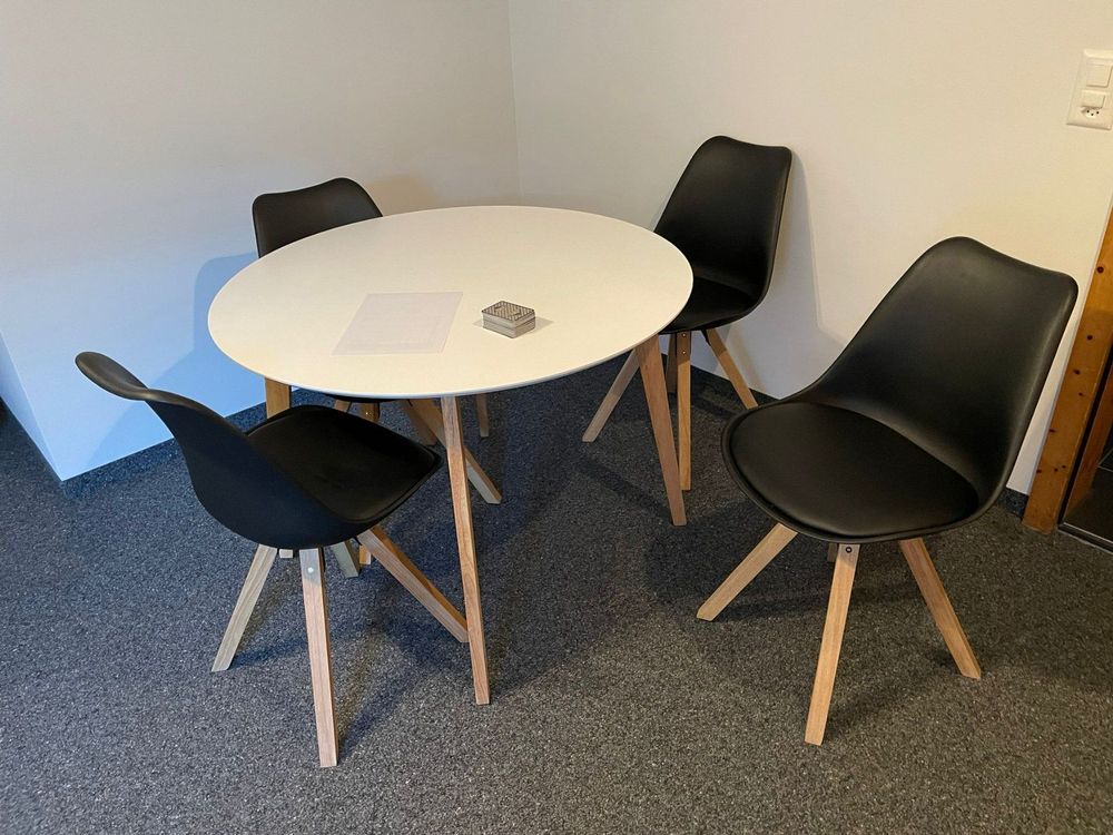 Esstisch BLOKHUS Ø105 weiss inkl. 4 Stühle von JYSK Kaufen auf Ricardo