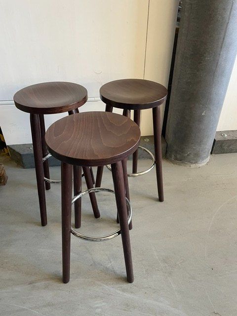 Hocker: Barhocker Holz – Gebraucht aus Regensdorf von OfficeExperts