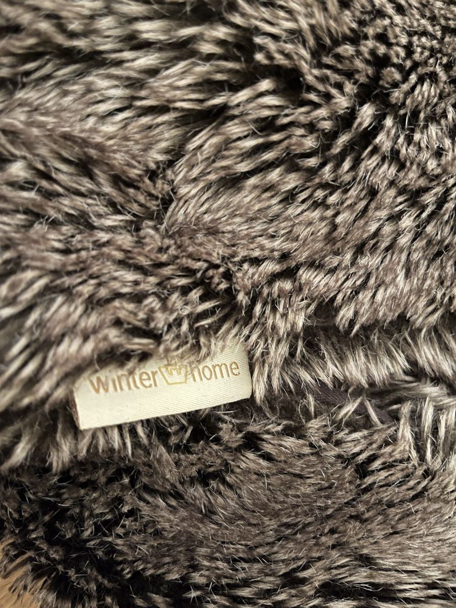 Kissen: Coussin imitation fourrure Winter Home brun – Neu (gemäss Beschreibung) aus St. Prex von Nikolletta 2