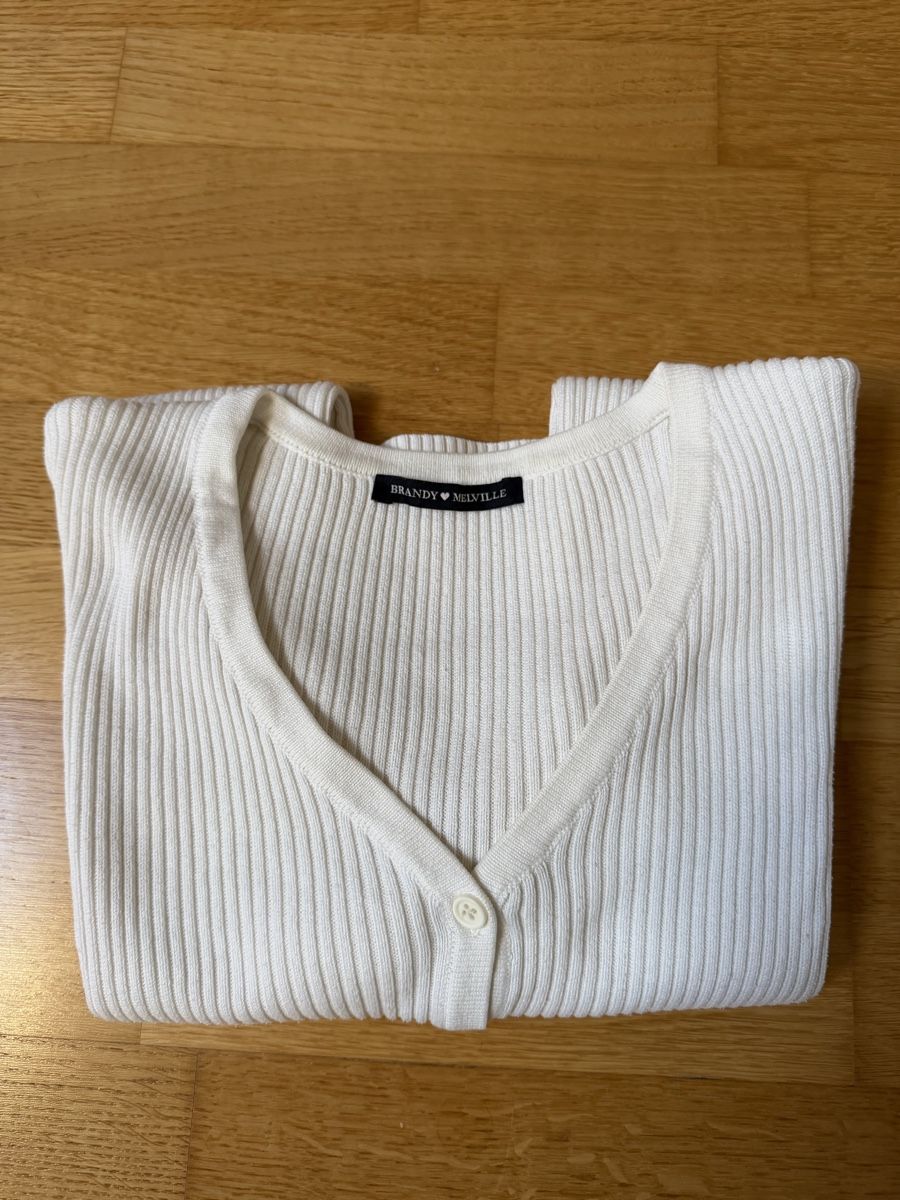 Brandy Melville Tops: Brandy Melville Set – Gebraucht aus Thun von mir_8tjd 5