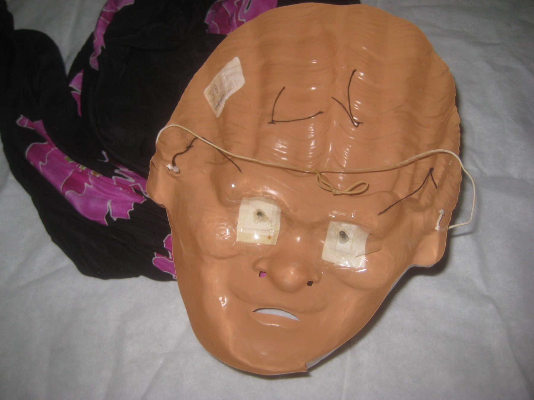Masken: HALB MASKE OMI – Neu (gemäss Beschreibung) aus Uster von flocke1 2