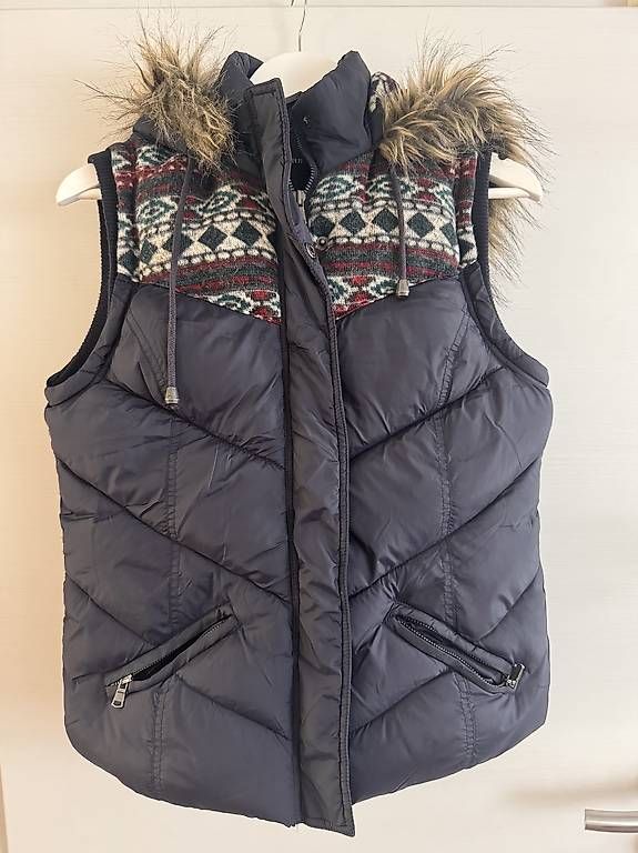 Vestes: Blazer und Jacken zu verkaufen – D'occasion à Münchenstein par mta_2wyb 3
