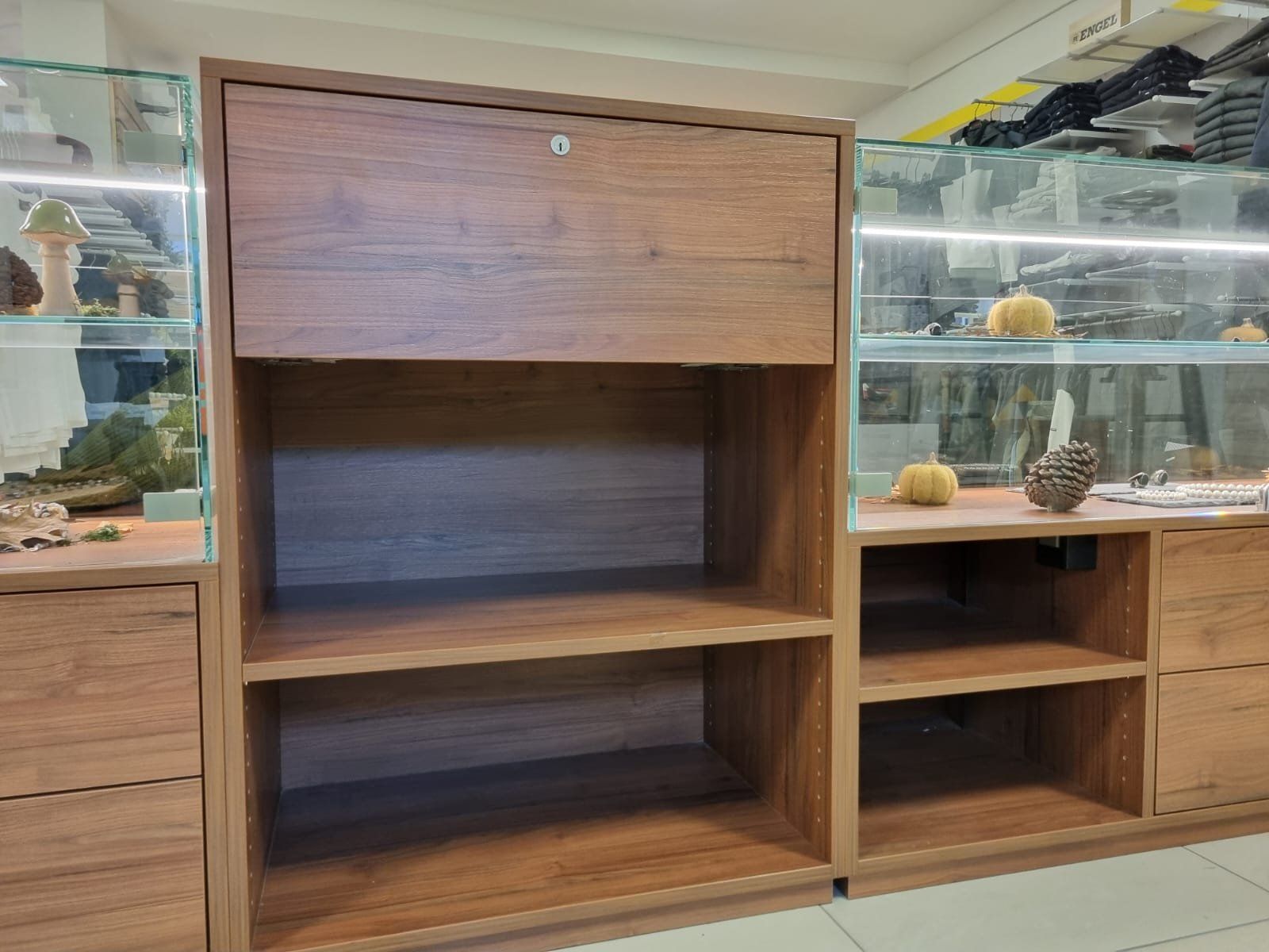 Vetrine: Schauvitrine – Usato da Grenchen venduto da oli_c8vr 2
