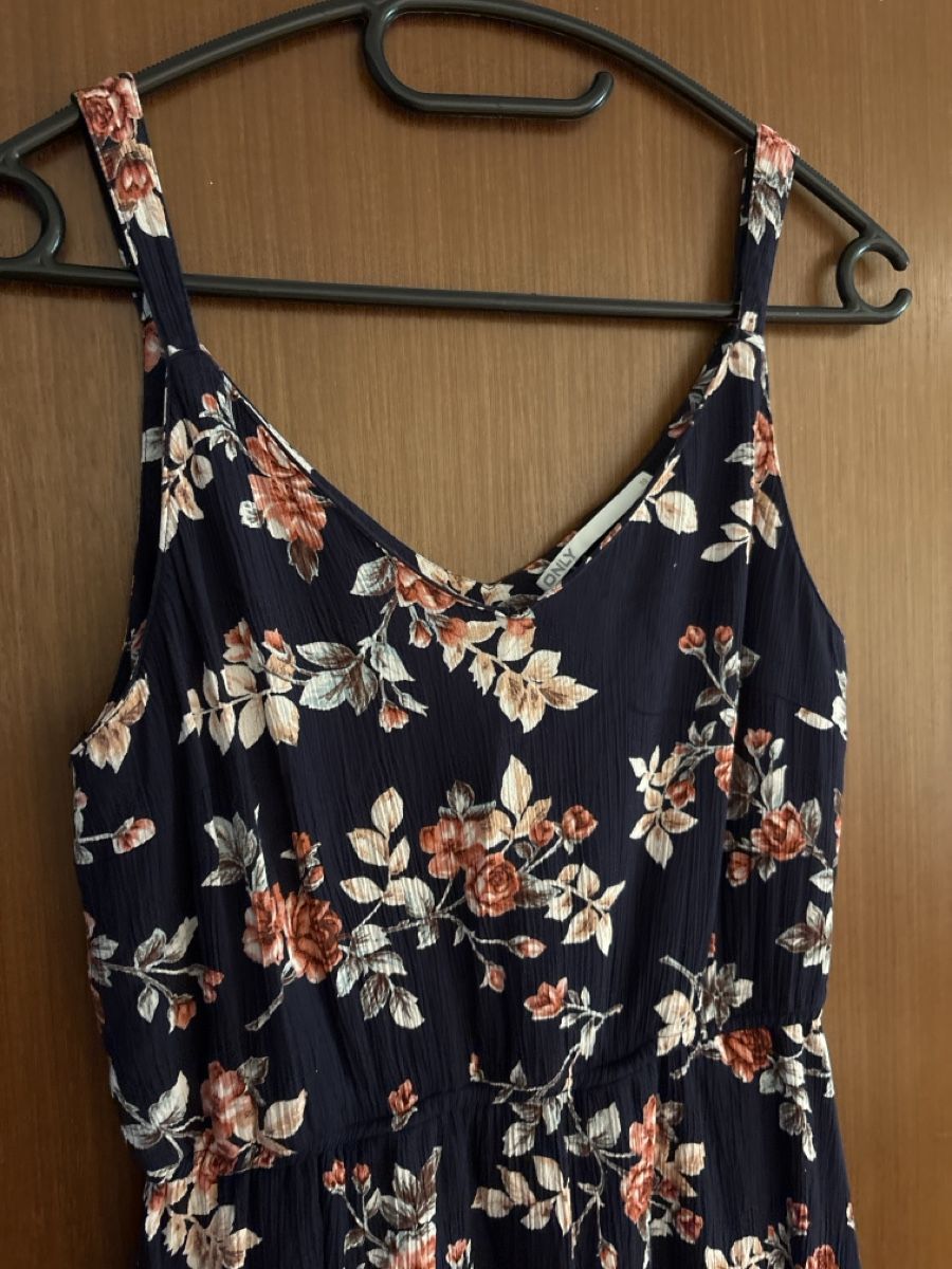Only Vestiti: Kleid ONLY Blumenmuster Grösse 38  – Usato da Rünenberg venduto da ZwergLi100 1