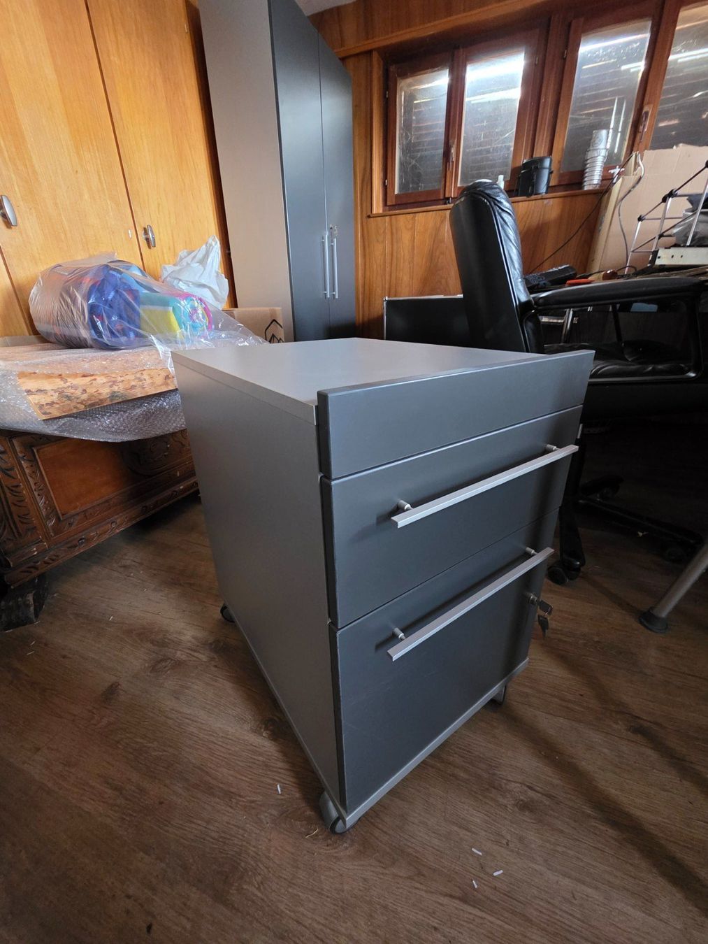 Korpus: Caisson de bureau (02) – Neu (gemäss Beschreibung) aus Basse-Nendaz von Valbroarch 1