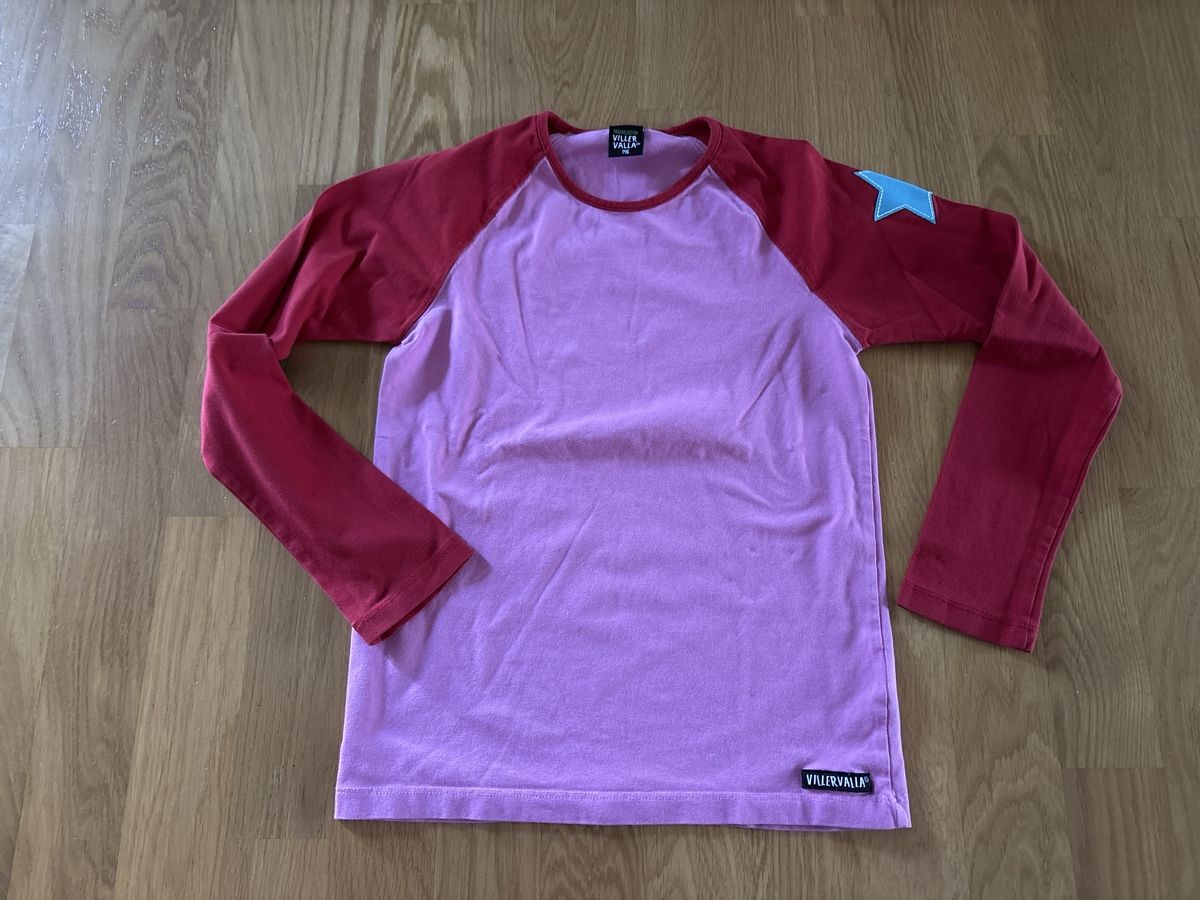Villervalla Pullover & Sweatshirts: Viller Valla Langarmshirt Gr. 146 mit Stern – Gebraucht aus Rünenberg von ZwergLi100