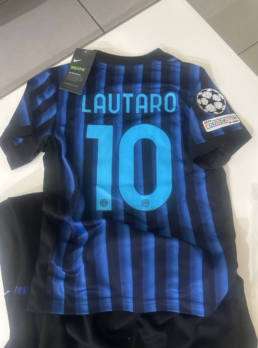 Nike Lotti di vestiti: Vente mini kit Inter Milan - Lautaro Martinez – Nuovo e nell'imballaggio originale da Lausanne venduto da Disav 2