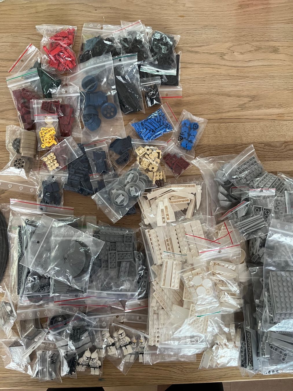 Lego Spielzeuge: Lego Star Wars Set 10195 Rep.Dropship mit AT-OT – Gebraucht aus Wimmis von Aluethi 6