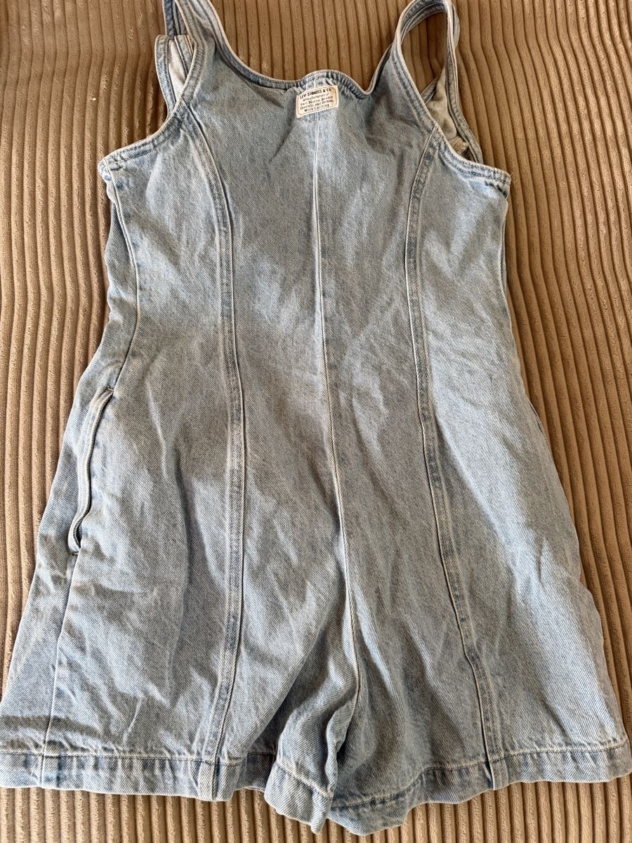 Levi's Tute: neuwertiger Jeansoverall Grösse S von Levis – Nuovo (secondo la descrizione) da Recherswil venduto da luca_v 2
