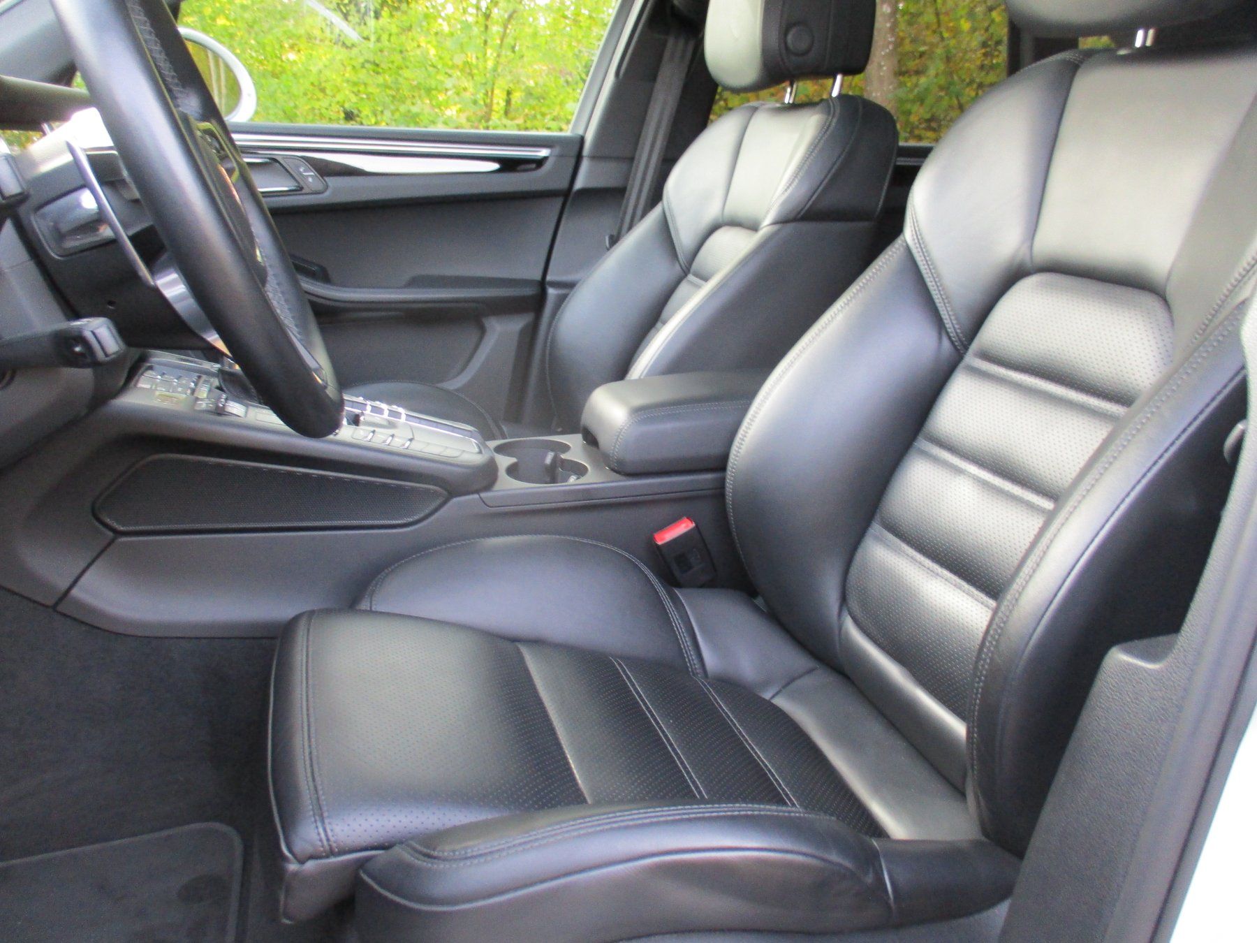 Porsche Autos: Porsche Macan S – Gebraucht aus Riedholz von Riedholz-Garage 7