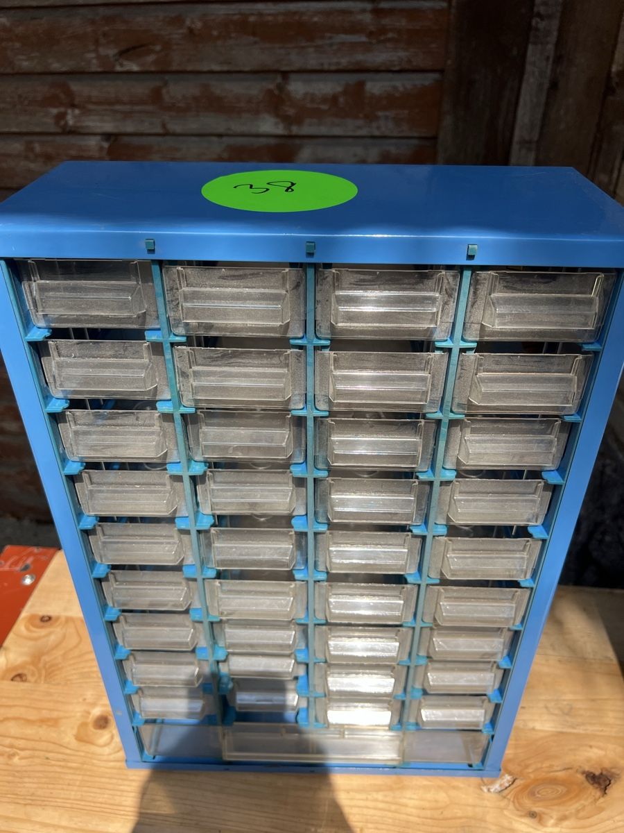 Alle Werkzeuge: Sortiment Blech Box mit Muttern – Gebraucht aus Neuenhof von Willi111