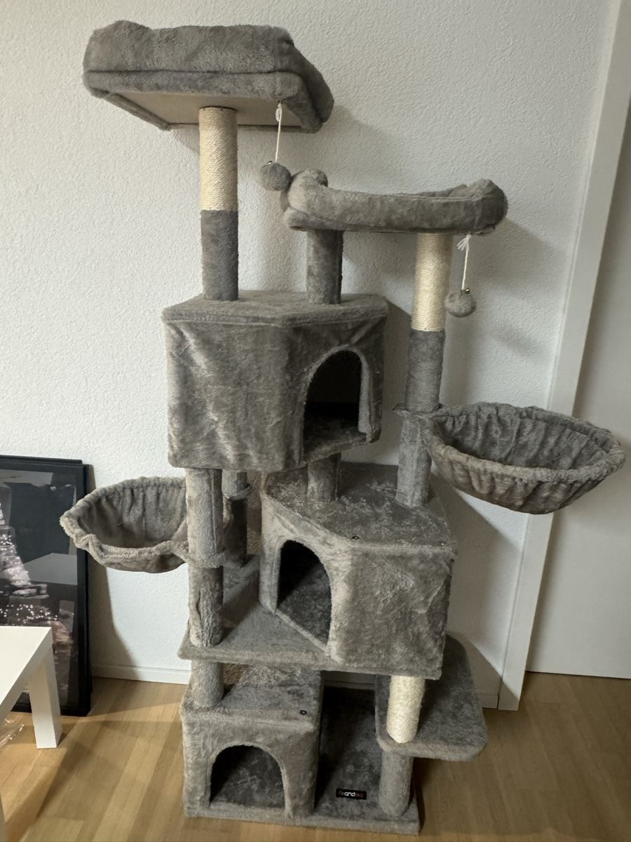 Katzenbaum - Kratzbaum: Kratzbaum  – Neu (gemäss Beschreibung) aus Spiez von sul_xz66