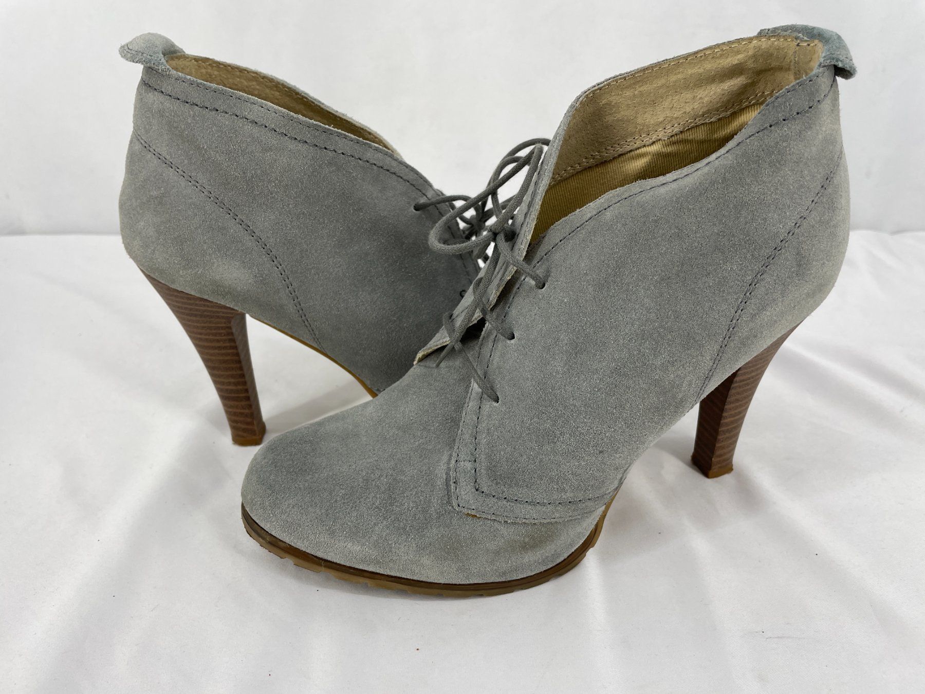 Avant Premiere Scarpe da donna: Bottes grises à talon taille 39 – Usato da Lausanne venduto da PlusValue_Lausanne