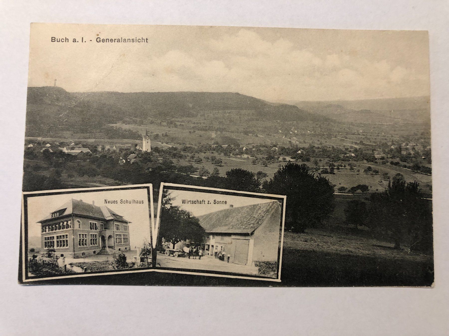 Cartoline postali: Buch a. I.  Generalansicht - Schulhaus - Wirtschaft Sonne – Usato da Pfäffikon ZH venduto da Waltoversand