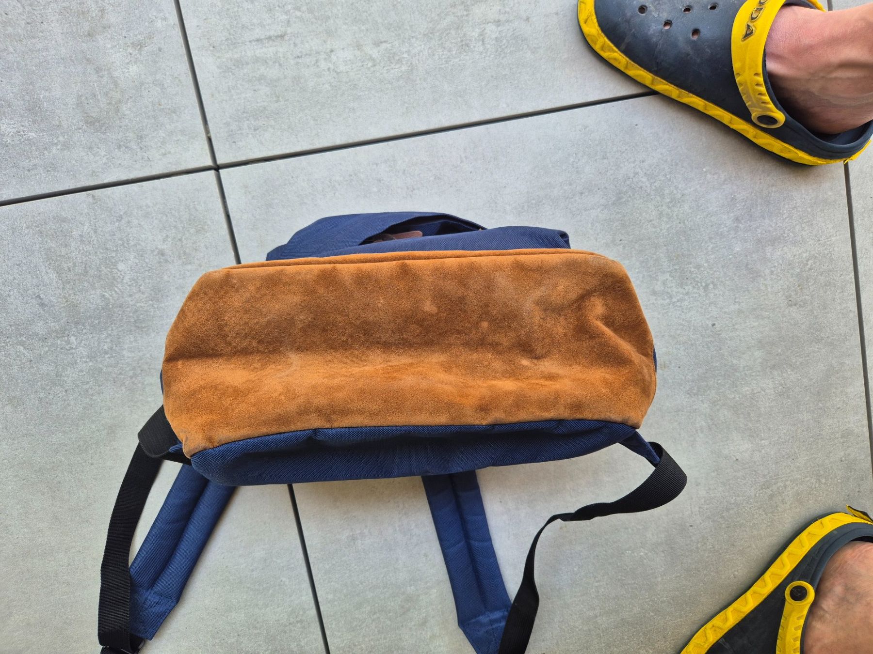 Zaini: Wunderschöner kleiner Rucksack 27,5L, robust, Lederversatz – Usato da Luzern venduto da did_yph5 3