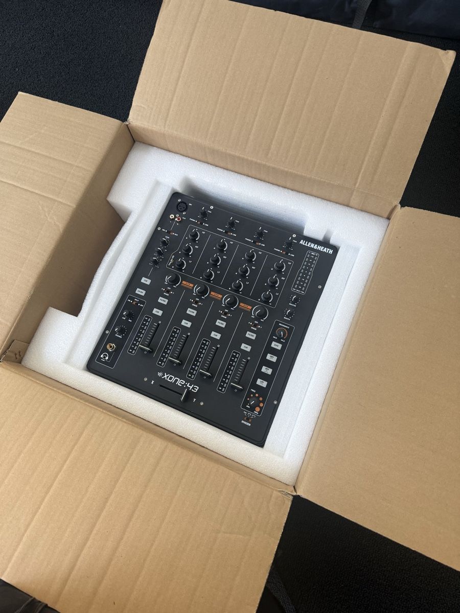 Allen & Heath Console di mixaggio: Xone 43 – Usato da Zürich venduto da lorac.semog 4