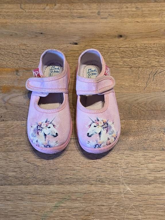Scarpe per ragazze: Hausschuhe Grösse 25 Einhorn – Usato da Stoos SZ venduto da may_p9xx 3