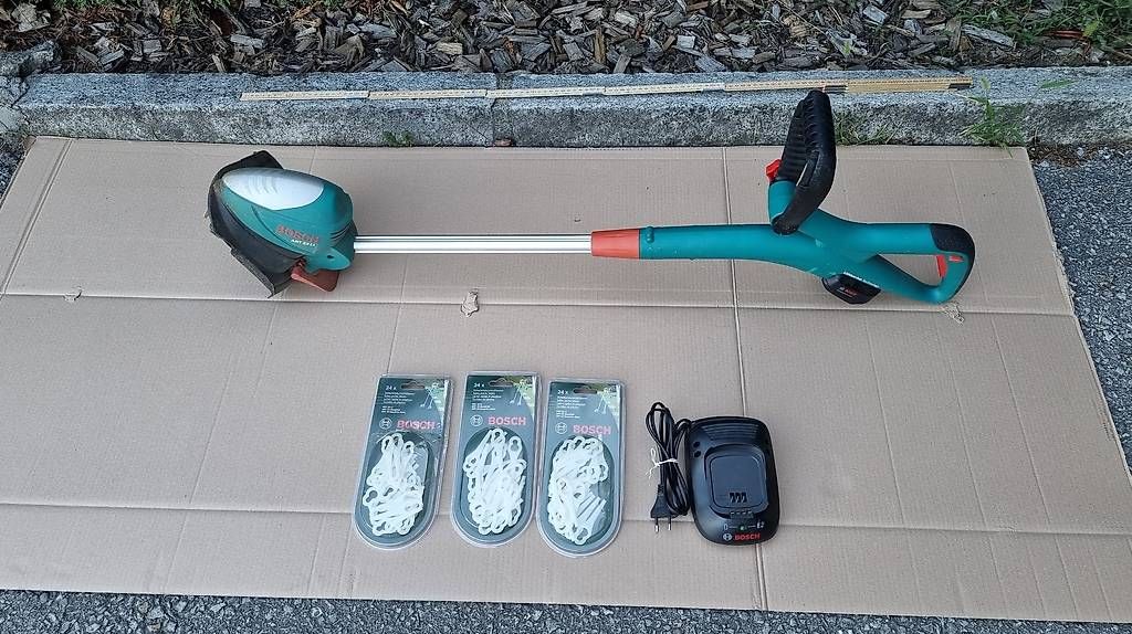 Bosch Tutti gli attrezzi: Coupe bordure accu Bosch 23 lithium – Usato da Veyras venduto da wal1pa 1