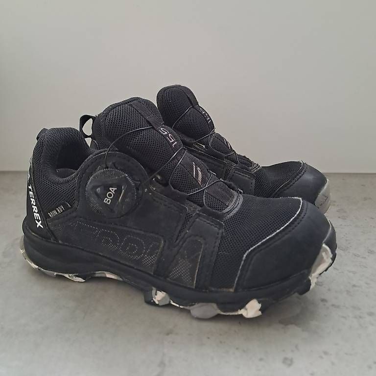 Adidas Herrenschuhe: Adidas Trekkingschuhe Gr. 30 – Gebraucht aus Stein AR von foxtown2