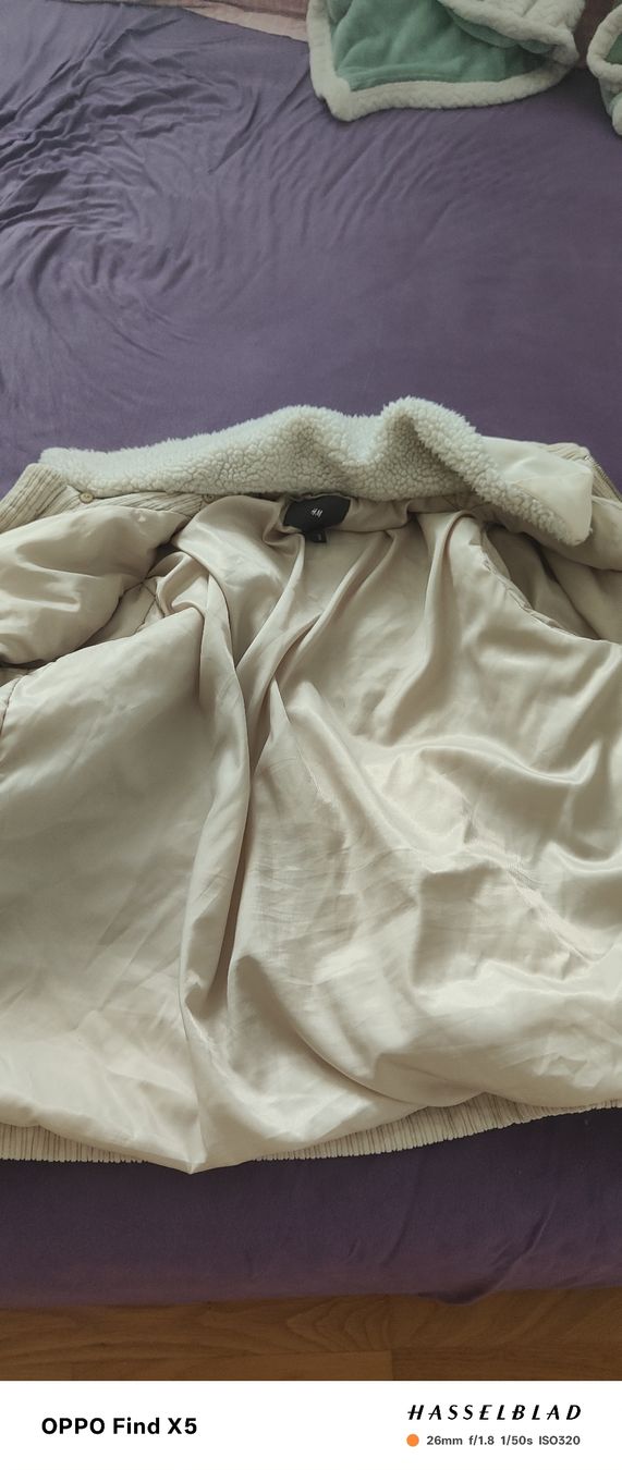 H&M Giacche: Baige Übergangsjacke mit fell Kragen – Usato da Unterentfelden venduto da igs_nj72 1