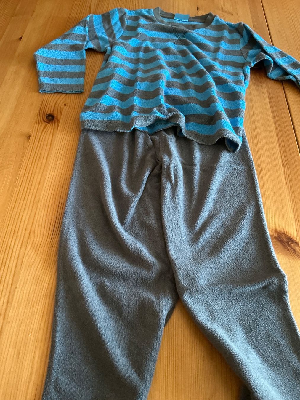 Pigiama & Simili: warmes Frottee - Kinder Pyjama,  Gr. 116 – Usato da Aesch BL venduto da Fortexx 2