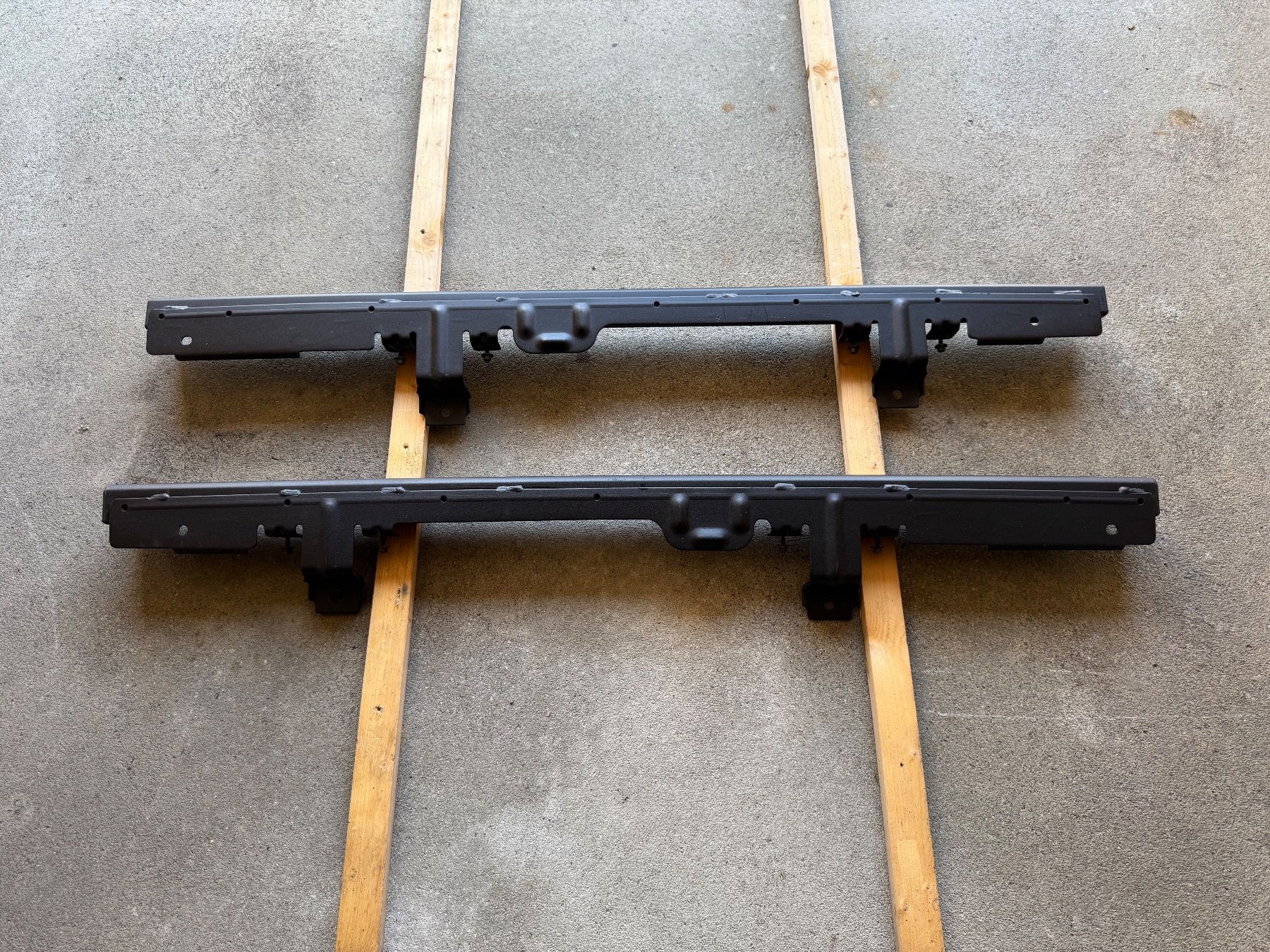 Tutti pezzi di ricambio auto: Original Mopar Rock Rails 2 Door – Usato da Eich venduto da Eichhof70 2