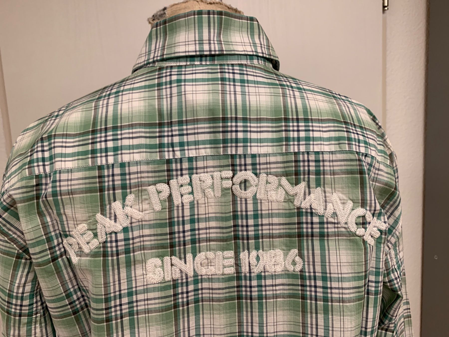 Peak Performance Camicie: Peak Performance Hemd Gr S Neu – Nuovo e nell'imballaggio originale da Oberweningen venduto da Jogi2 1