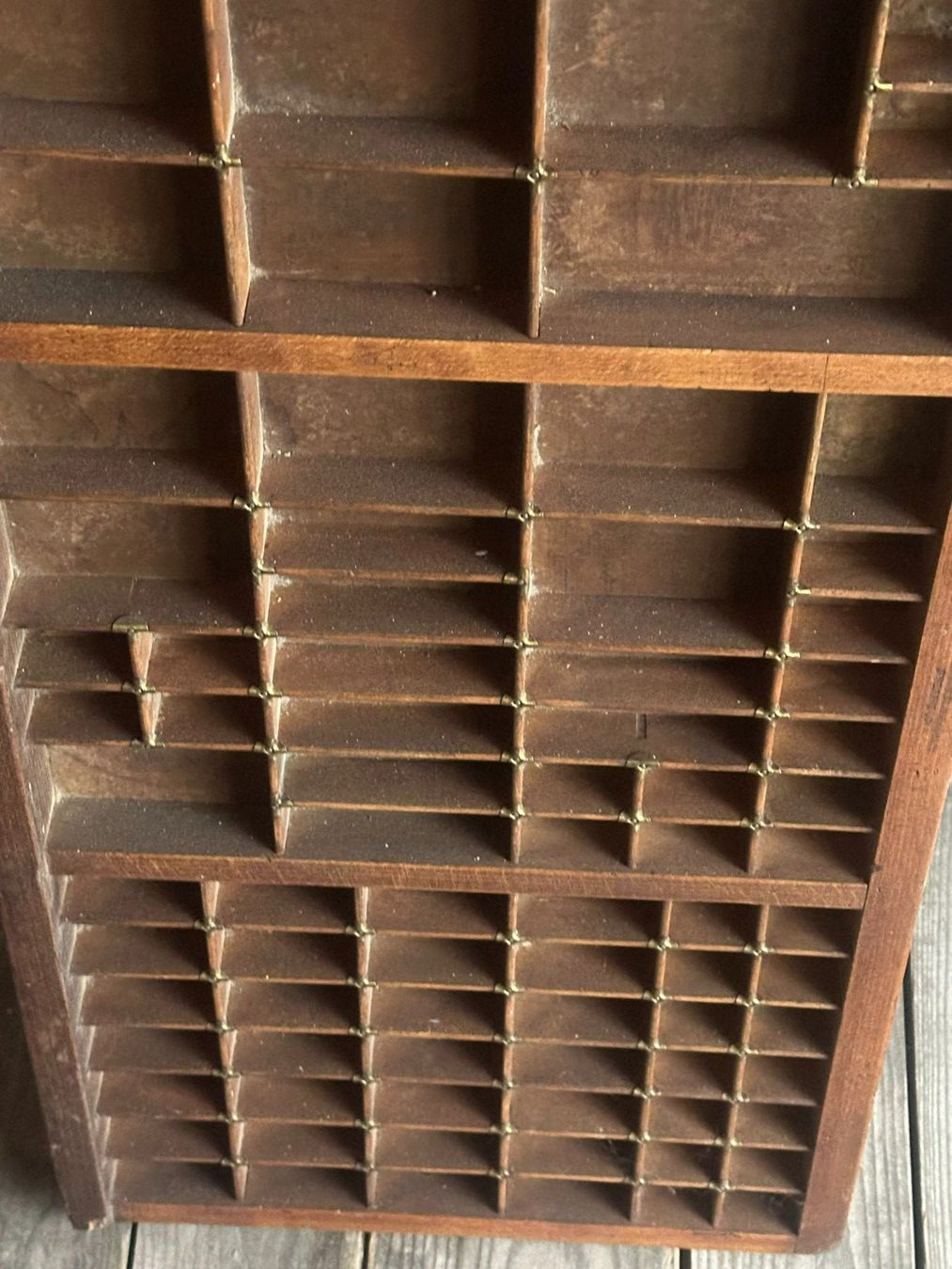 Scaffali: ANTIKER SETZKASTEN HOLZ – Usato da Meienried venduto da ManuelaBoutique 2