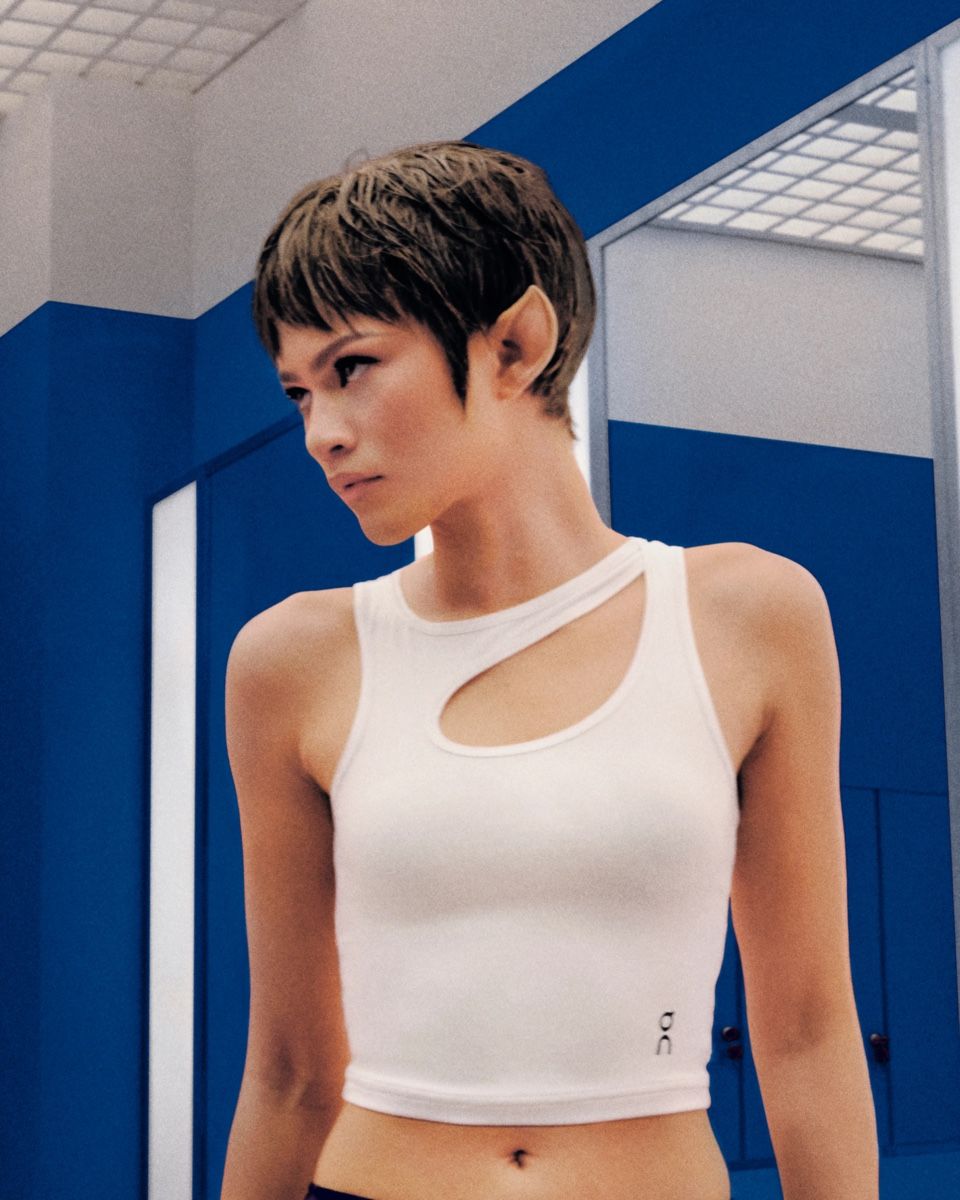 Top: On running - studio cut out crop  – Nuovo (secondo la descrizione) da Zürich venduto da Hanna-Hadorn