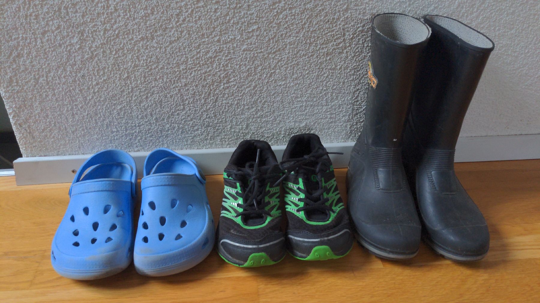 Scarpe per ragazzi: 3 Paar Kinderschuhe Gr.31 – Usato da Sutz venduto da Rawypp