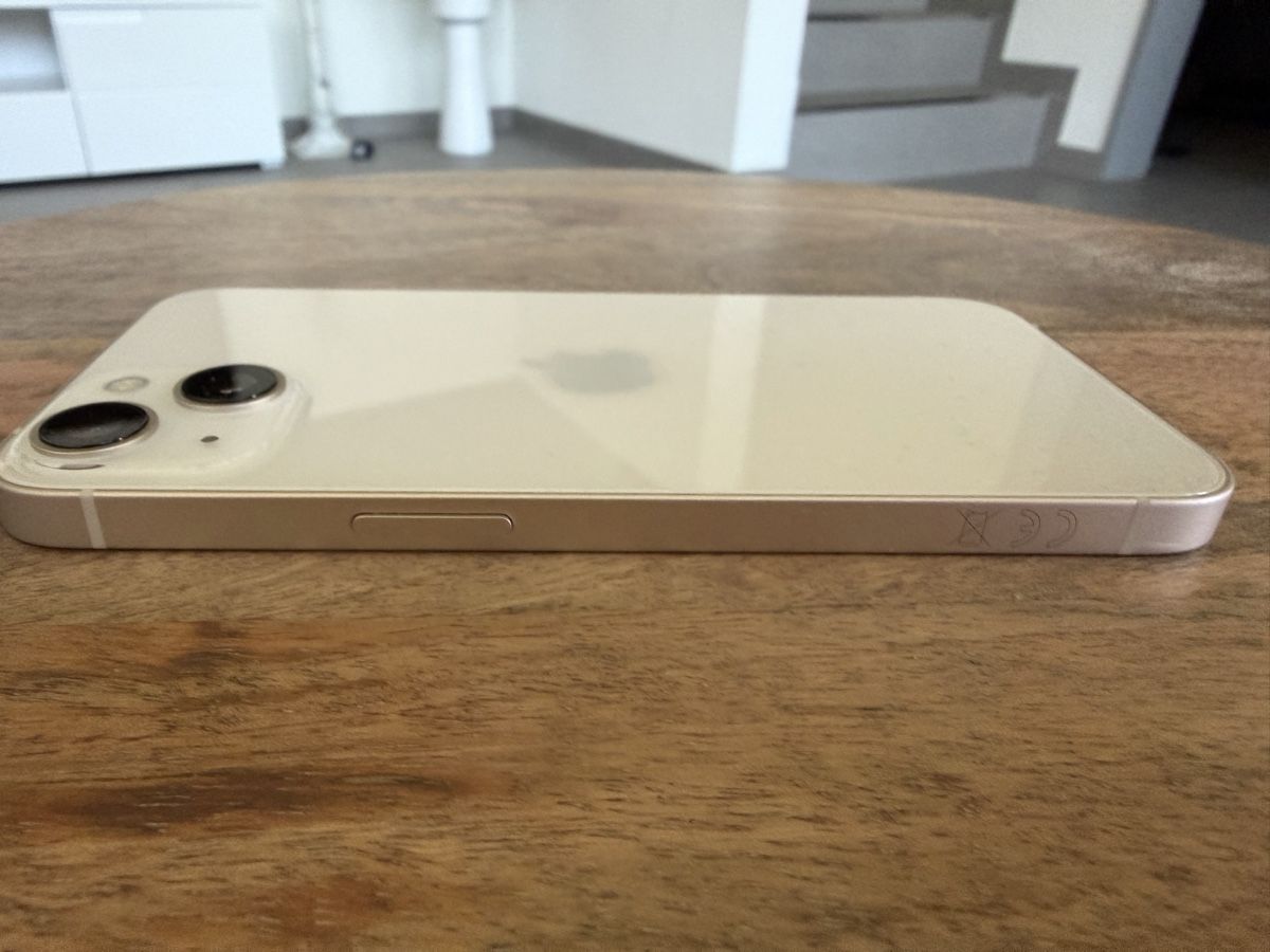 Apple Telefoni cellulari / Smartphones: Apple iPhone 13 – Weiss Polarstern – Usato da Boniswil venduto da Alien78 6