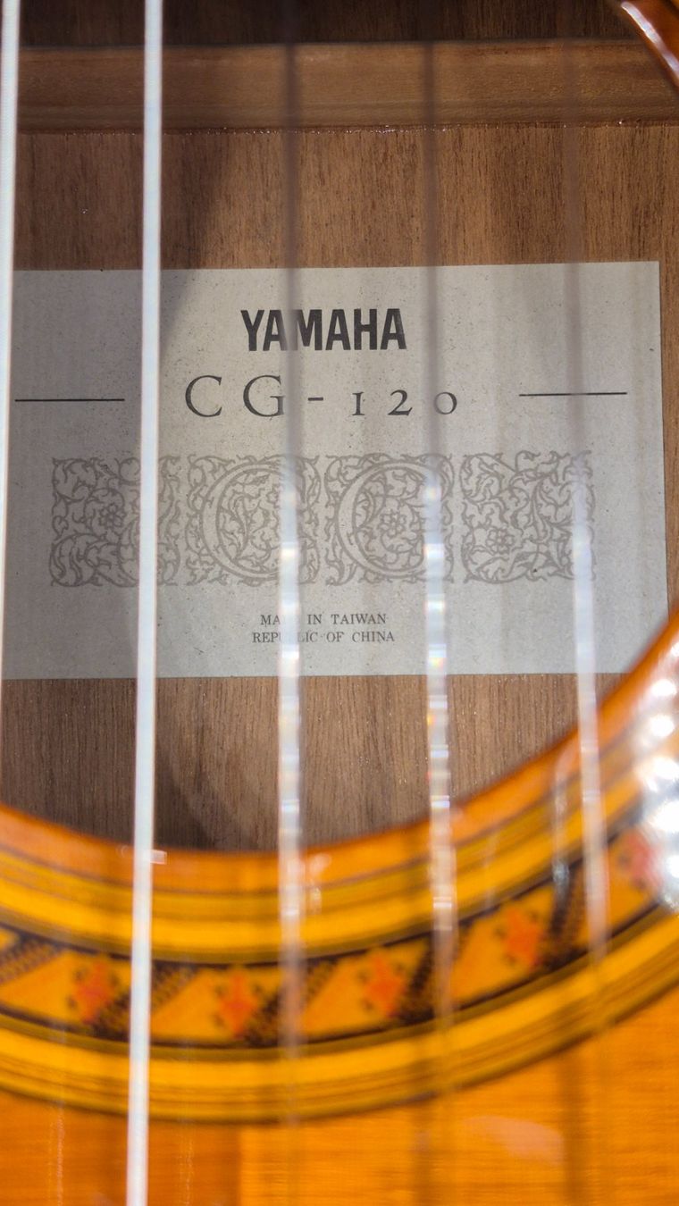 Yamaha Strumenti musicali: Akustik Gitarre Yamaha CG-120 – Usato da Winterthur venduto da NorrSydGuitars 8