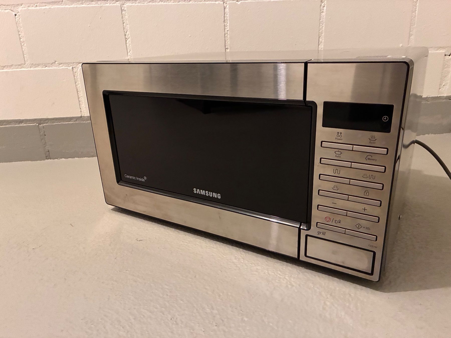 Elettrodomestici da cucina: Samsung Mikrowelle GE87MC/SWS Silber – Nuovo (secondo la descrizione) da Galgenen venduto da VanessaSwiss