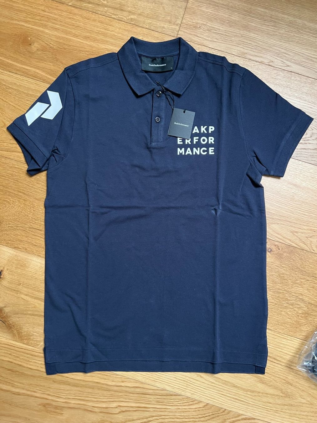 Lacoste Magliette Polo: NEU Original Peak Performance Polo, Grösse S – Nuovo e nell'imballaggio originale da Biel-Benken BL venduto da Aplus0