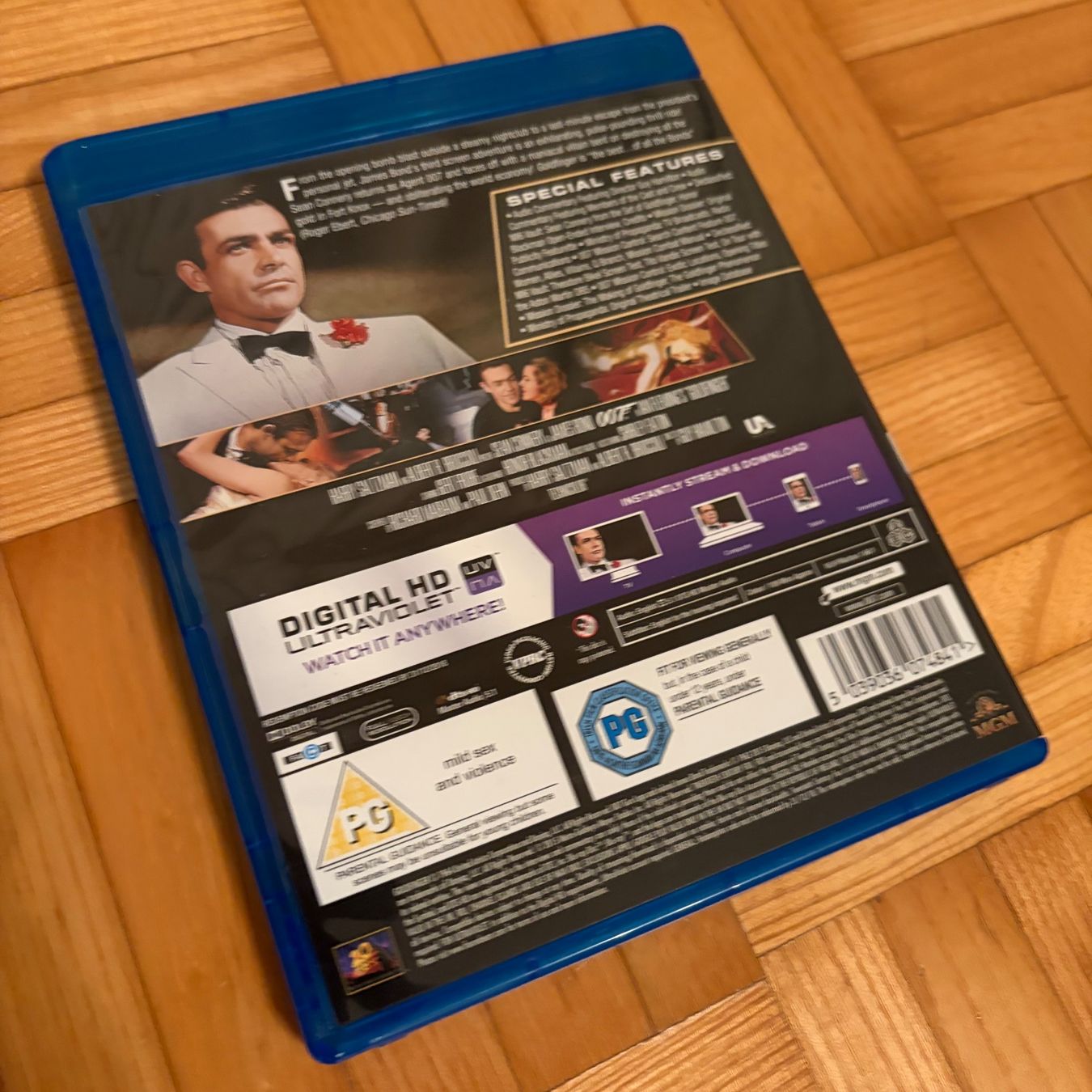 Tutti i DVDs: Goldfinger (Blu-ray, UK-Version, Region Code B) NEU – Nuovo (secondo la descrizione) da Schaffhausen venduto da AMJoho 1