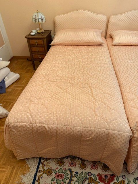 Letti: Double lit avec sommiers et matelas – Usato da Territet venduto da Yvanz 1