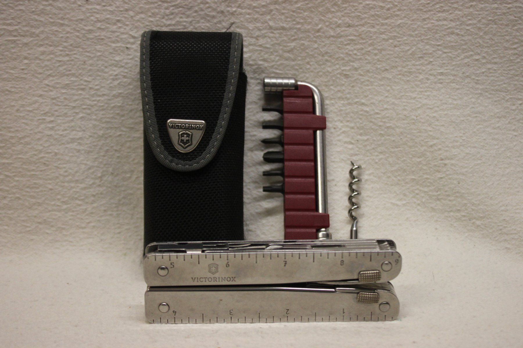 Victorinox Coltelli tascabile: Taschenmesser Victorinox Swisstool – Usato da Thun venduto da Amye