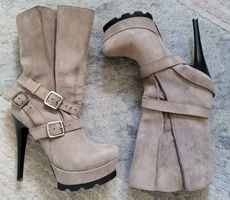 Bottes en daim avec talons hauts - Taille 37.