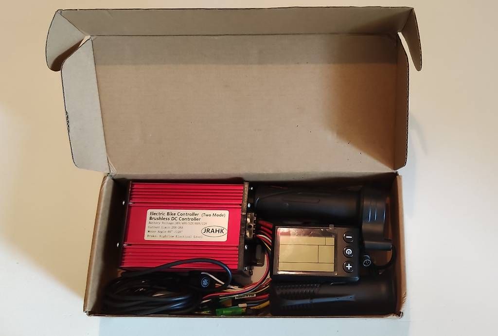 Kickboard: E Scooter Top Controller Set 500-800W 36-72V 26A – Nuovo e nell'imballaggio originale da BASEL venduto da E-Bro.Electro