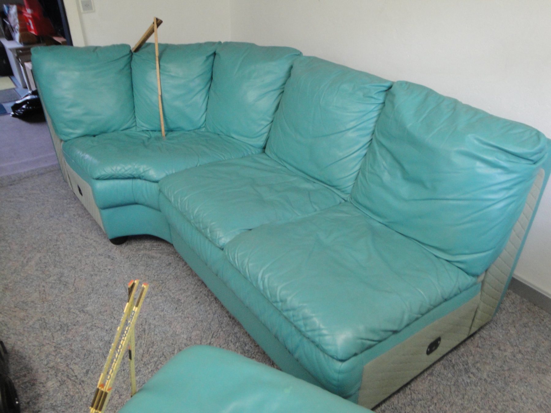 Divani: Polstergruppe Teile mit Ecke, 2er Sofa, Hocker mintgrün. – Usato da Oberentfelden venduto da casa55