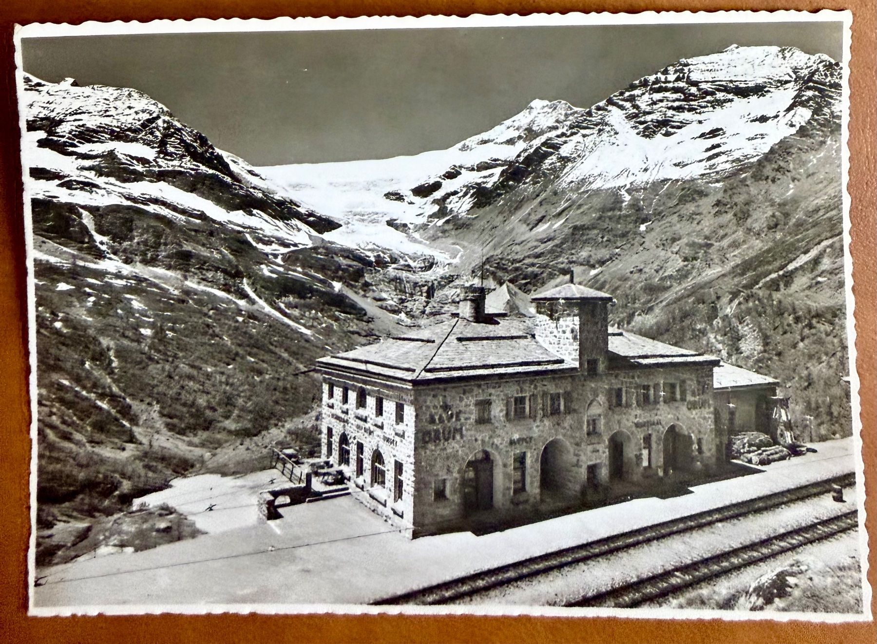 Cartoline postali: Alp - Grüm - Bahnhof - Buffet 1957 – Usato da Lutry venduto da Ediego