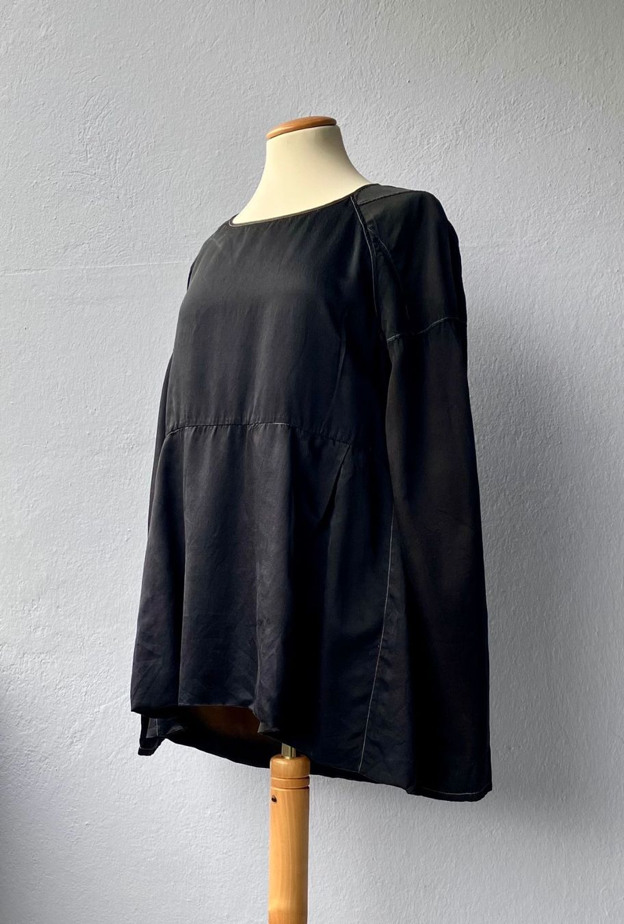 High Tuniken: Schwarze Tunika, Oversize, Gr. 40, HIGH – Gebraucht aus Olten von astettler01 2