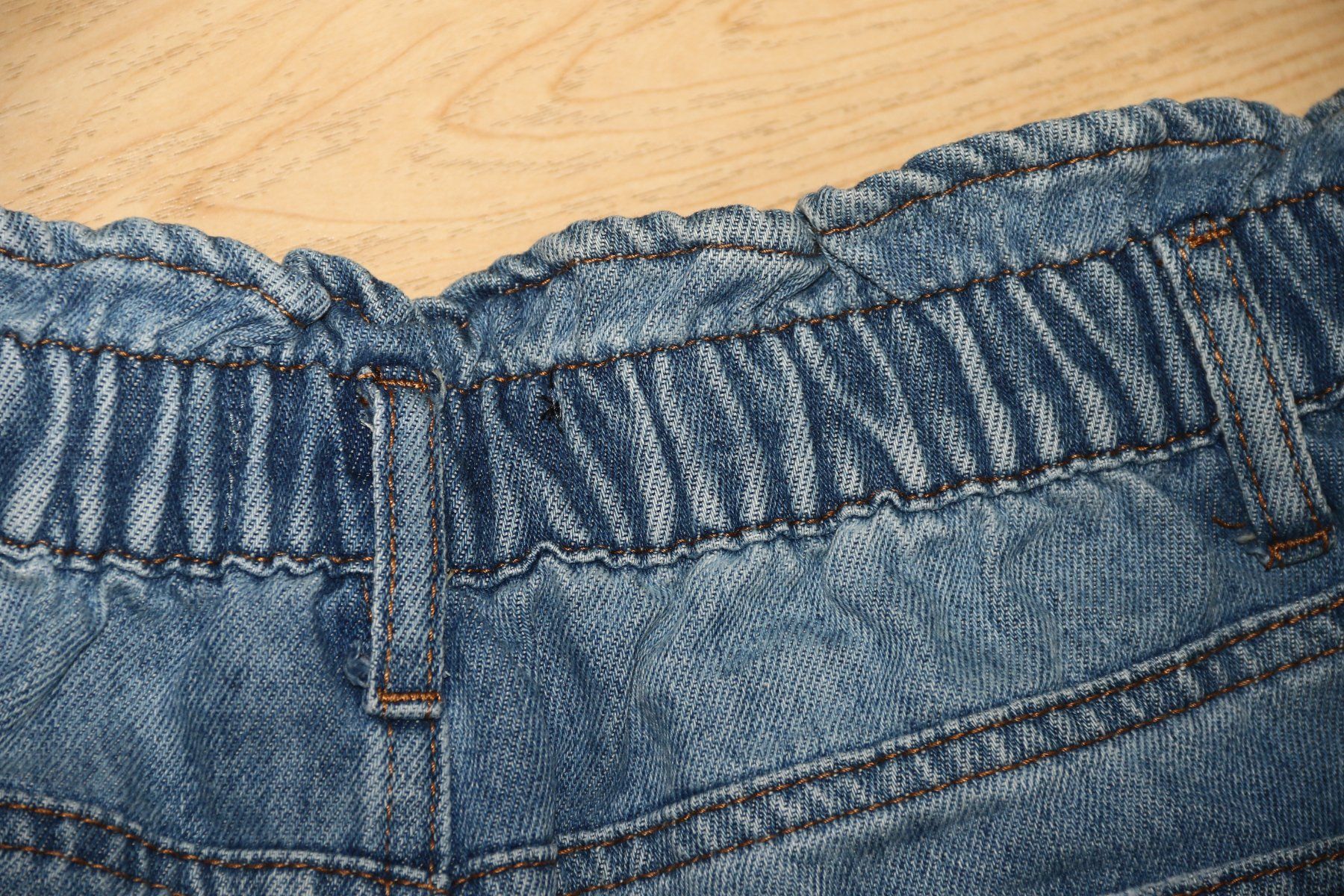 Pantaloni: Mega coole Jeansshorts Gr.36 NEU – Nuovo (secondo la descrizione) da Oberwil-Lieli venduto da Svetlana28 5