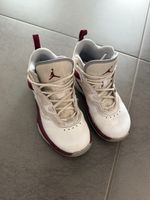 Jordan Sneakers weiss/bordeaux Grösse 36 getragen