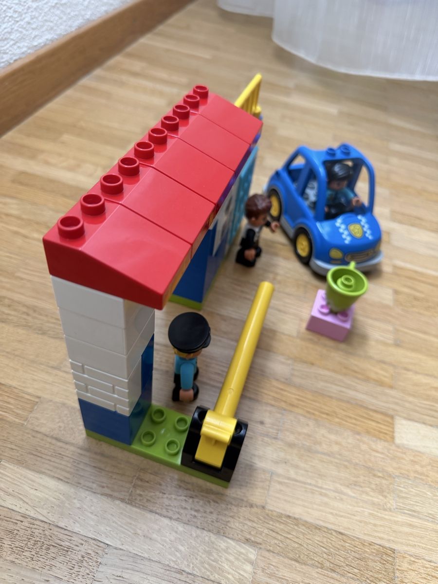 Lego Kit di costruzioni: Lego Duplo 10902 - Polizei Station – Usato da Wallisellen venduto da Kyoscsaj 1