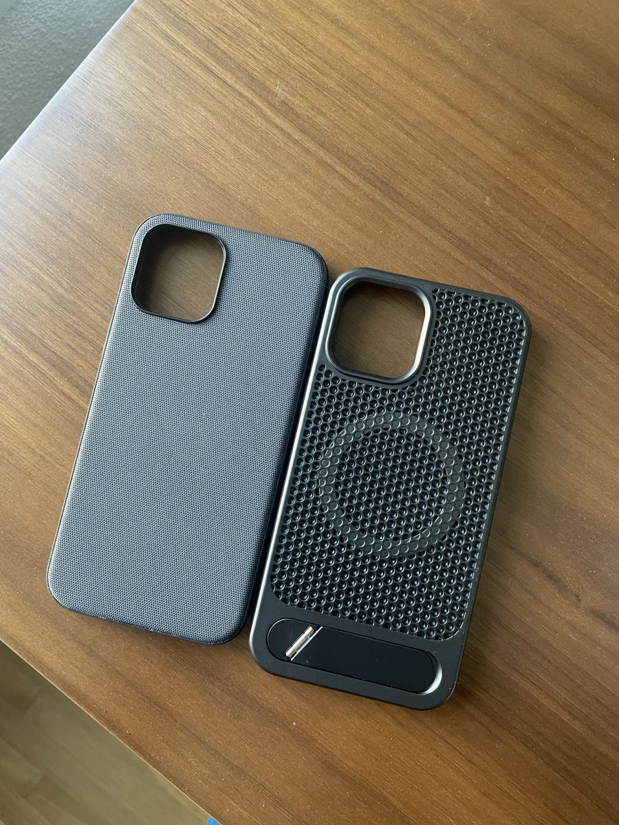 Apple Cover & Protezioni schermo: Hüllen iPhone 12 Pro Max – Nuovo e nell'imballaggio originale da Brugg AG venduto da ameet.madan 1