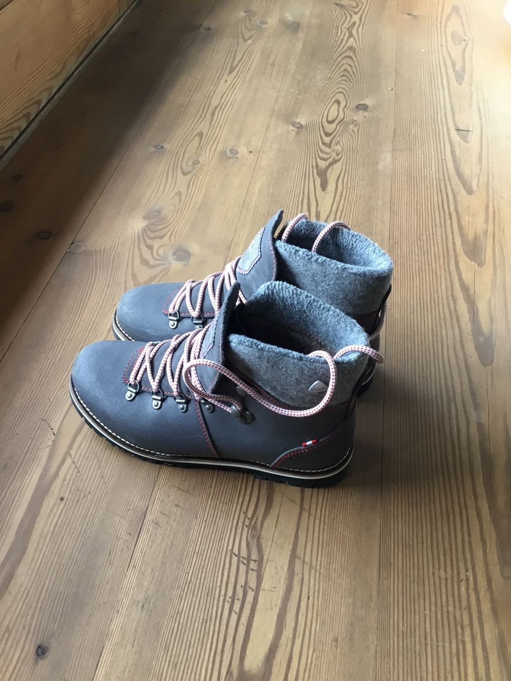 Scarpe da donna: Damenschuh – Usato da Surcuolm venduto da Brandon1958